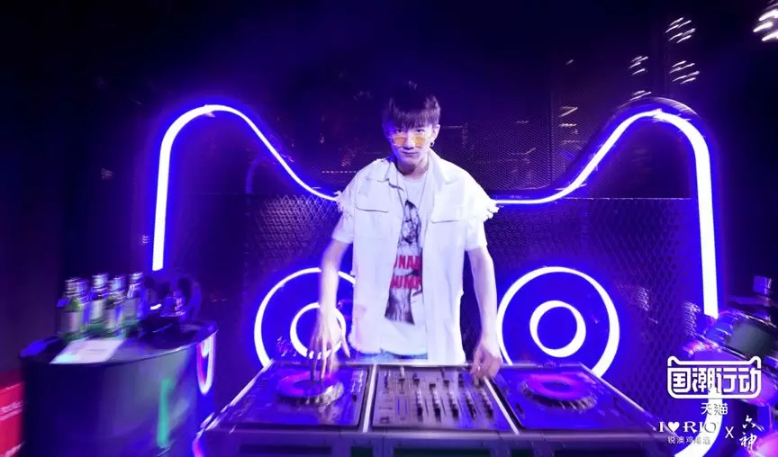  六神味鸡尾酒、鸭脖色唇膏？揭秘新晋网红款真相