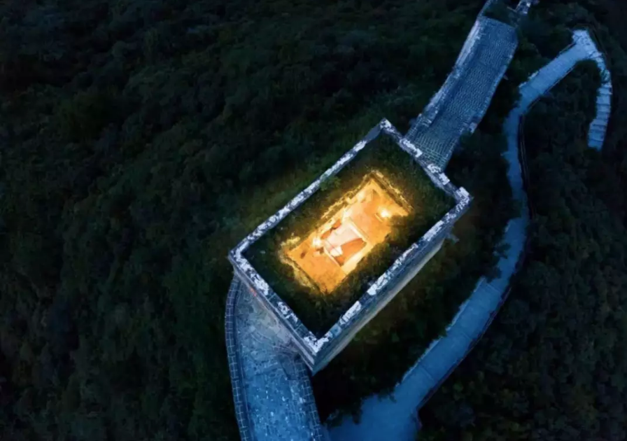 airbnb开到了长城上！爱彼迎官方邀请你免费睡长城看星星