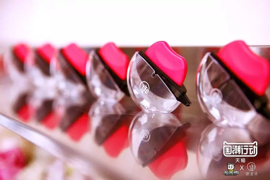  六神味鸡尾酒、鸭脖色唇膏？揭秘新晋网红款真相